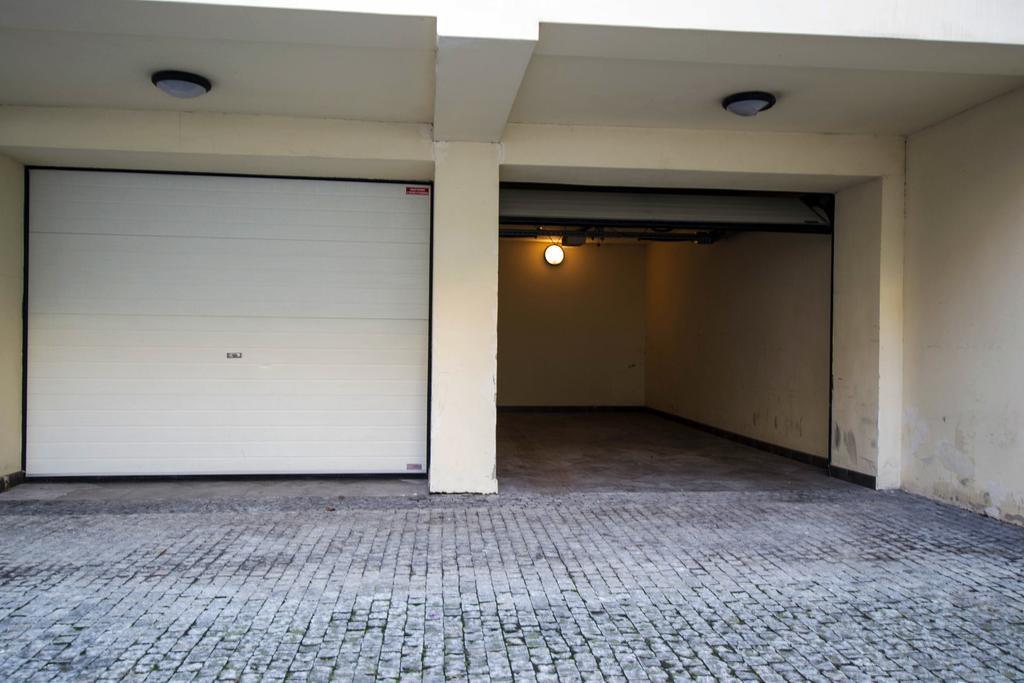 Ruterra Red Roofs View With Garage Apartment Prague Exterior photo