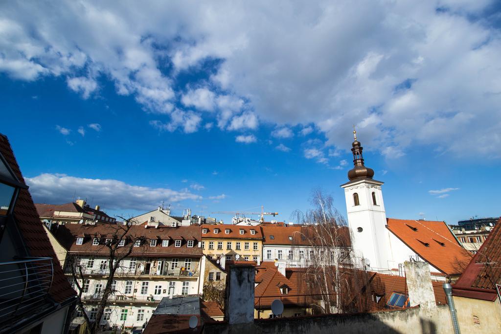 Ruterra Red Roofs View With Garage Apartment Prague Exterior photo