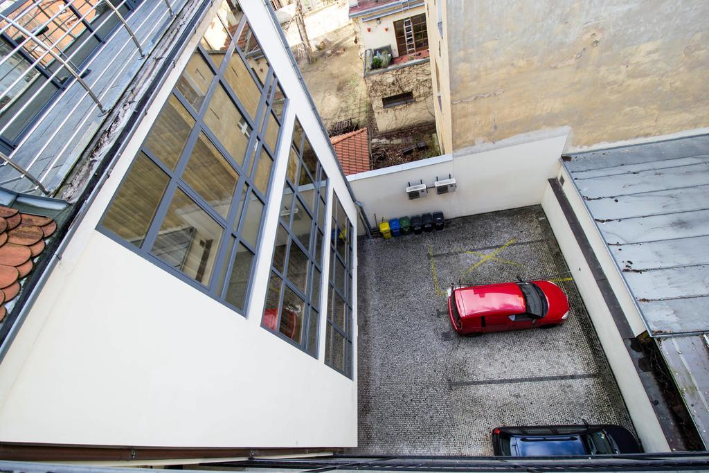 Ruterra Red Roofs View With Garage Apartment Prague Exterior photo