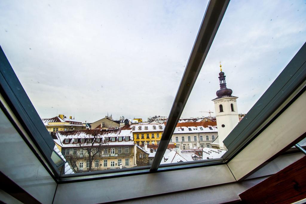 Ruterra Red Roofs View With Garage Apartment Prague Exterior photo