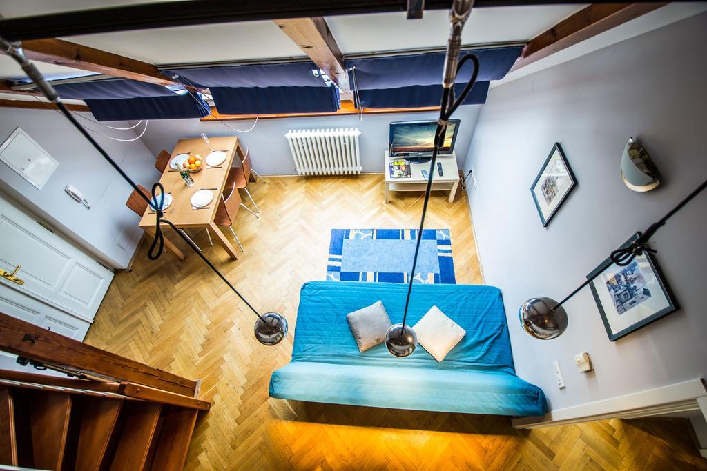 Ruterra Red Roofs View With Garage Apartment Prague Exterior photo